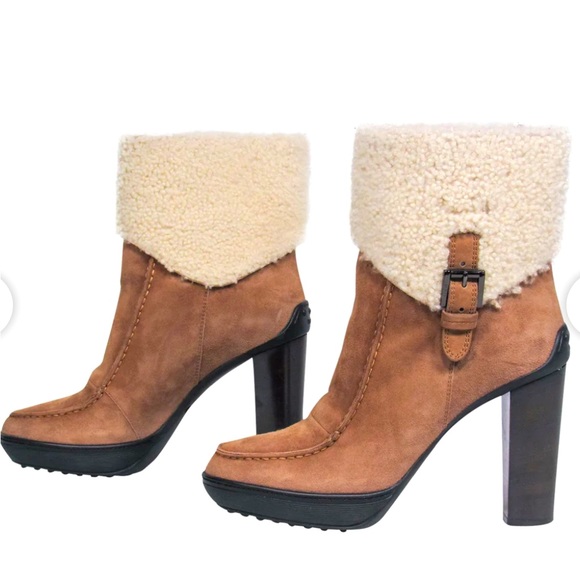TOD'S Boots with fur